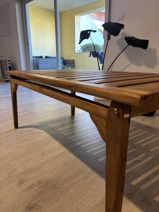 Mesa de Centro de Madeira Maciça - Design Elegante e Resistente