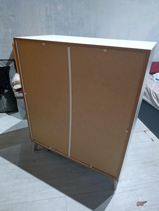 Cómoda Branca de 4 Gavetas (Estilo Moderno / Nórdico) - Muito bom estado