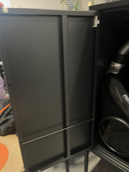 Combinação móveis IKEA metal preto