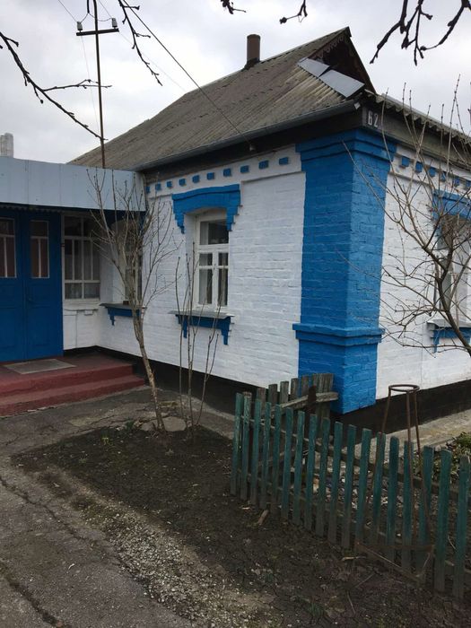 Продається  затишний будинок