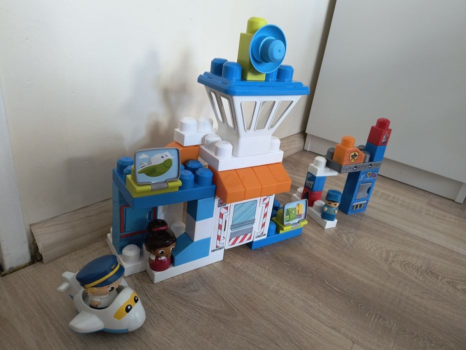 Sprzedam zestaw Mega Bloks - lotnisko i policja