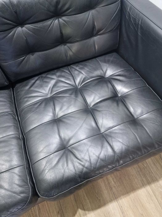 Sofá IKEA LANDSKRONA 2 Lugares (Pele Preta / Pés em Madeira) – Excelente Estado