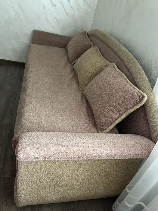 Диван умвітальню