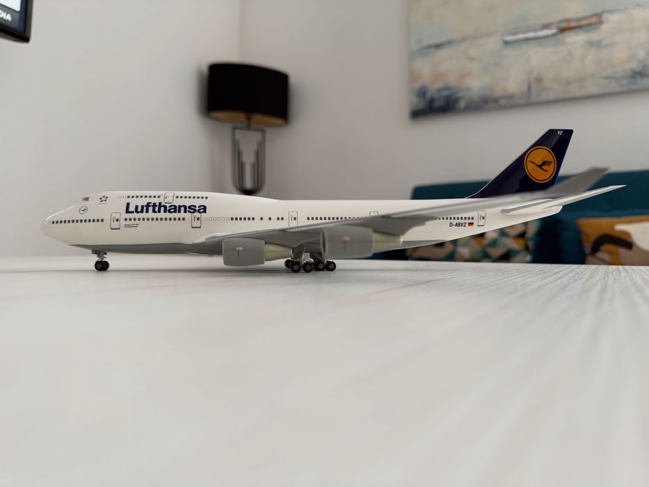 Lufthansa Boeing 747-400 escala 1:200