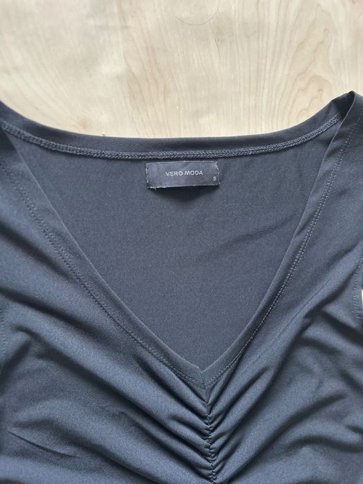 Чорна сукня міді Vero moda читай опис