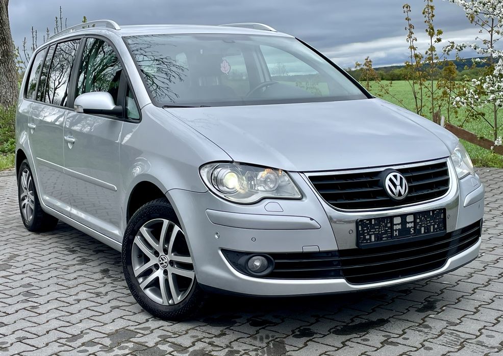 Volkswagen Touran 2.0TDI 2009 Rok