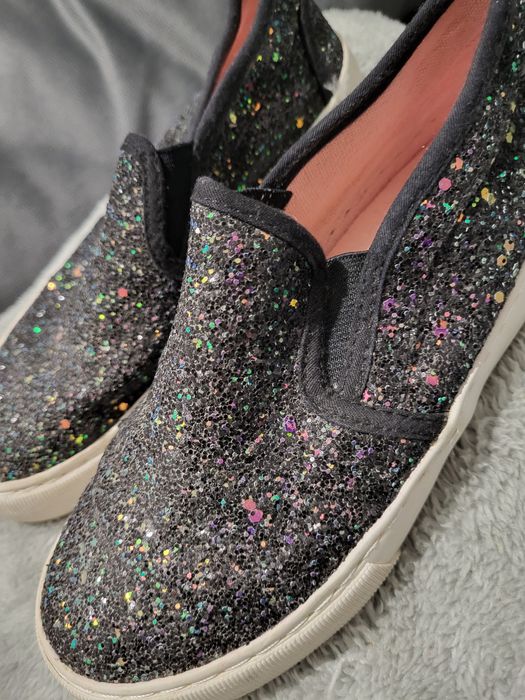 Ténis Pretos com Brilhantes- Tamanho 33