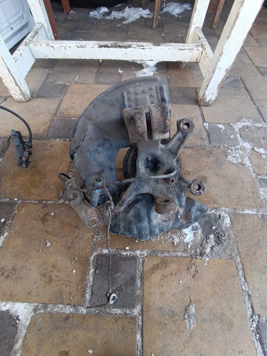 Цапфа БМВ Е46 Кулак поворотный BMW E46 ABS АБС БМВ Е46