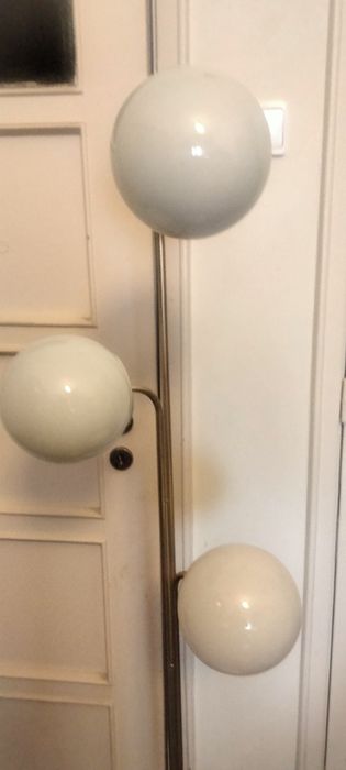 Candeeiro de pé moderno