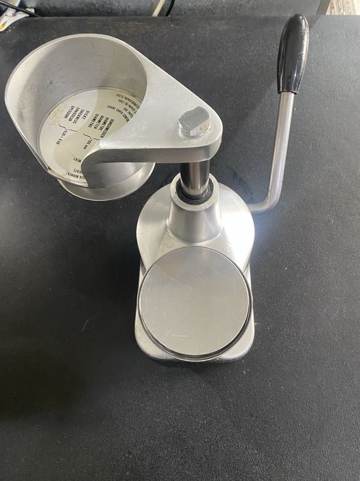 Máquina moldar / fazer hamburgueres