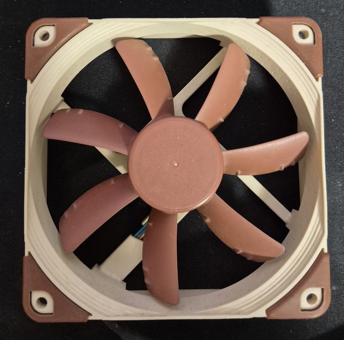 Топові вентилятори Noctua, be quiet!