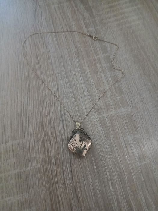 Łańcuszek z zawieszką na zdjęcia