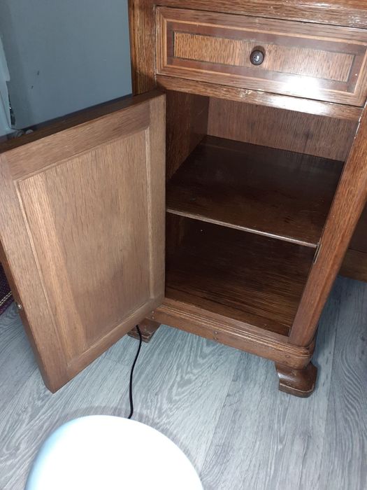 Дзеркало, Туалетний столик антикваріат 1920-30 року (висота 2,2 м)