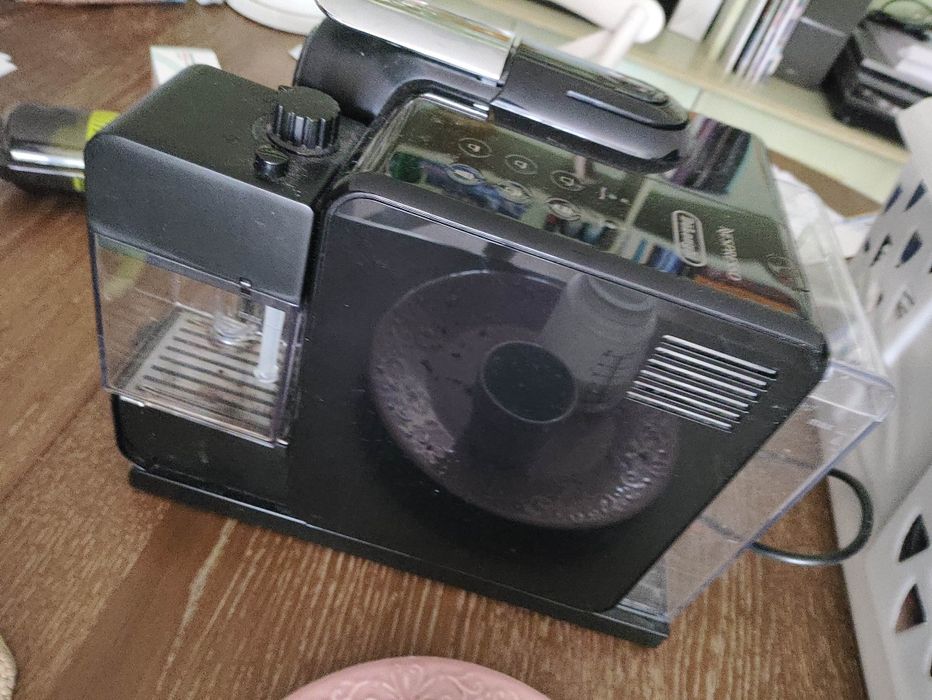 Máquina café nespresso delonghi latissima