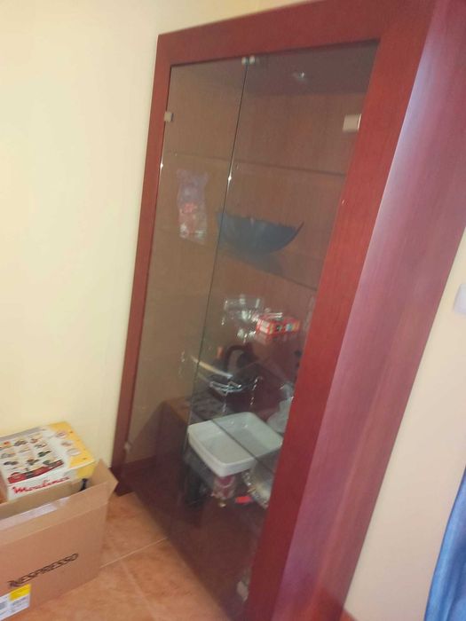 Móvel de sala de jantar em madeira