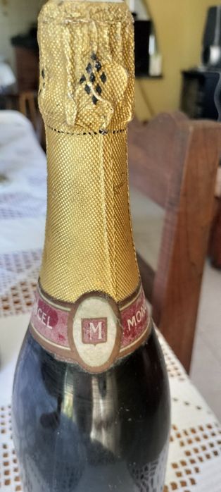 Champanhe brut, zona de Ay