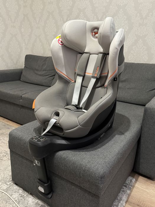 Автокрісло Cybex Sirona 360 105см 18кг