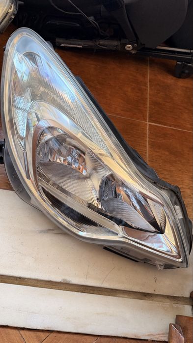 Faróis/Óticas  Opel Corsa D