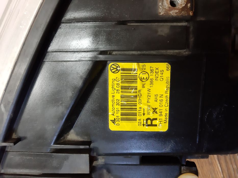 Продам фару VOLKSWAGEN T5