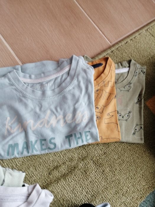 Vendo roupa de bebé 18-24 meses