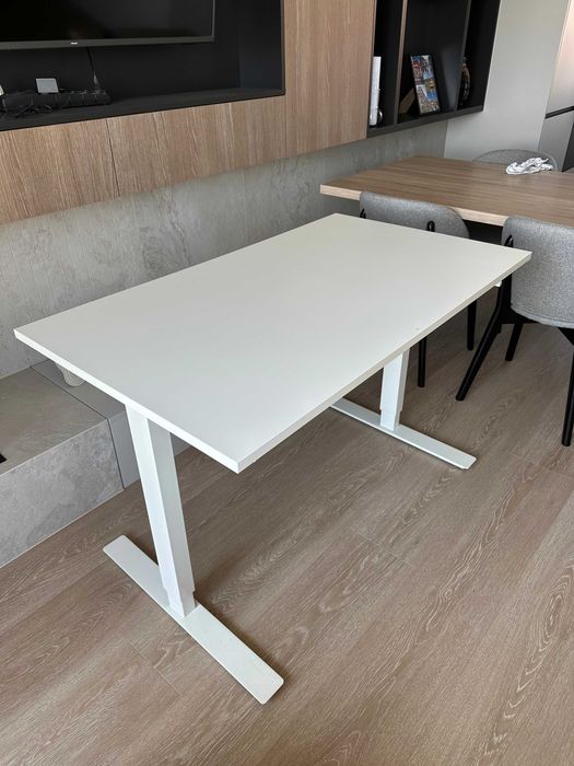 Biurko Ikea TROTTEN 120x70 z regulacją wysokości
