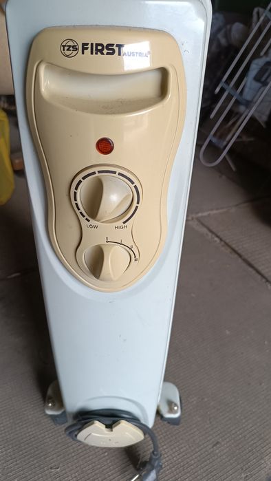 Продам масляный радиатор FIRST