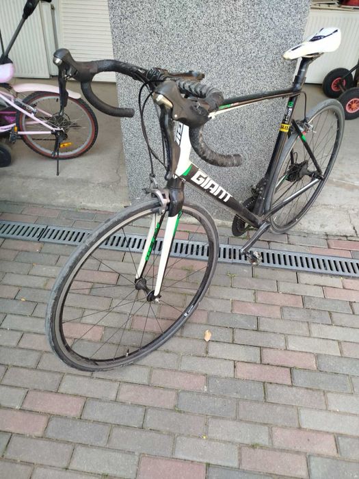 Шосейний велосипед Giant Defy