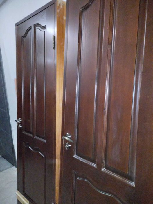 Нові міжкімнатні дерев'яні двері