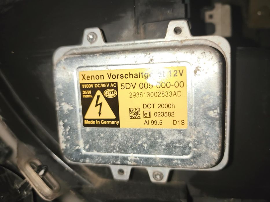 Lampy przednie Renault Scenic II – xenon, komplet