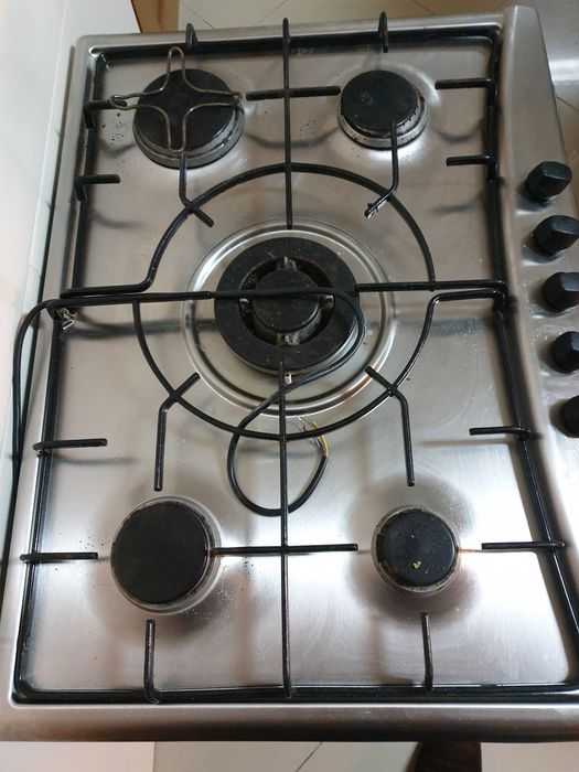 Fogão a Gás e Forno Elétrico, ambos de encastrar