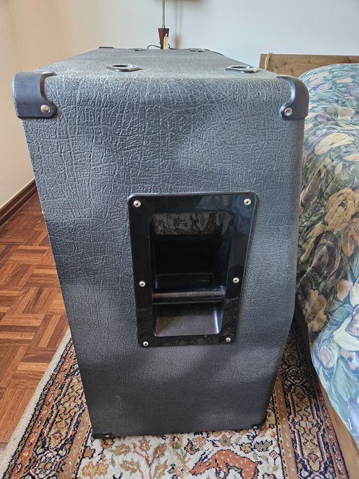 Marshall AVT412 (UK) Cabinet