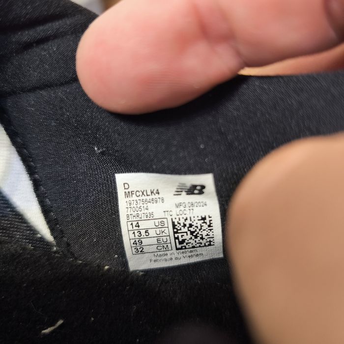 Чоловічі кросівки New Balance FuelCell Rebel v4