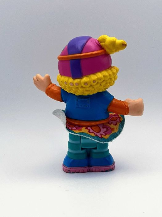 Sarah Lynn Figura de Ação Little People Scooter Girl Fisher-Price