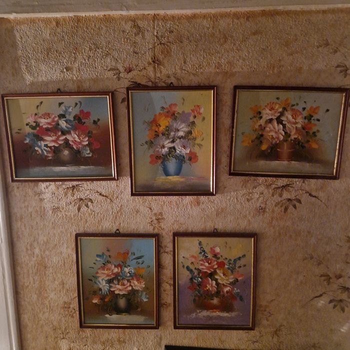 5 Quadros pintados a oleo