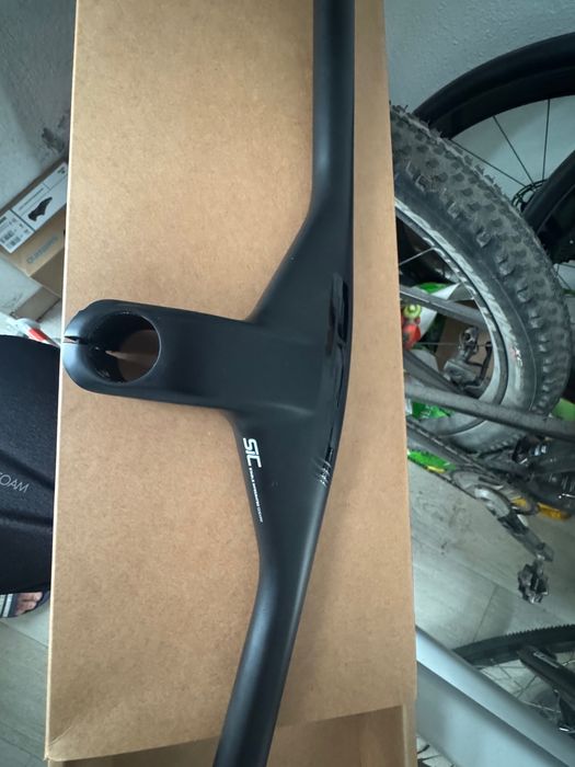 Guiador integrado fsa em carbono