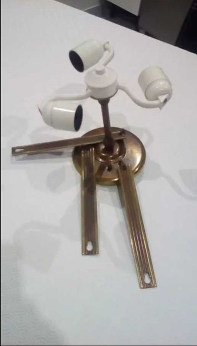 Elegante e discreto candeeiro de teto - quarto/sala/hall...