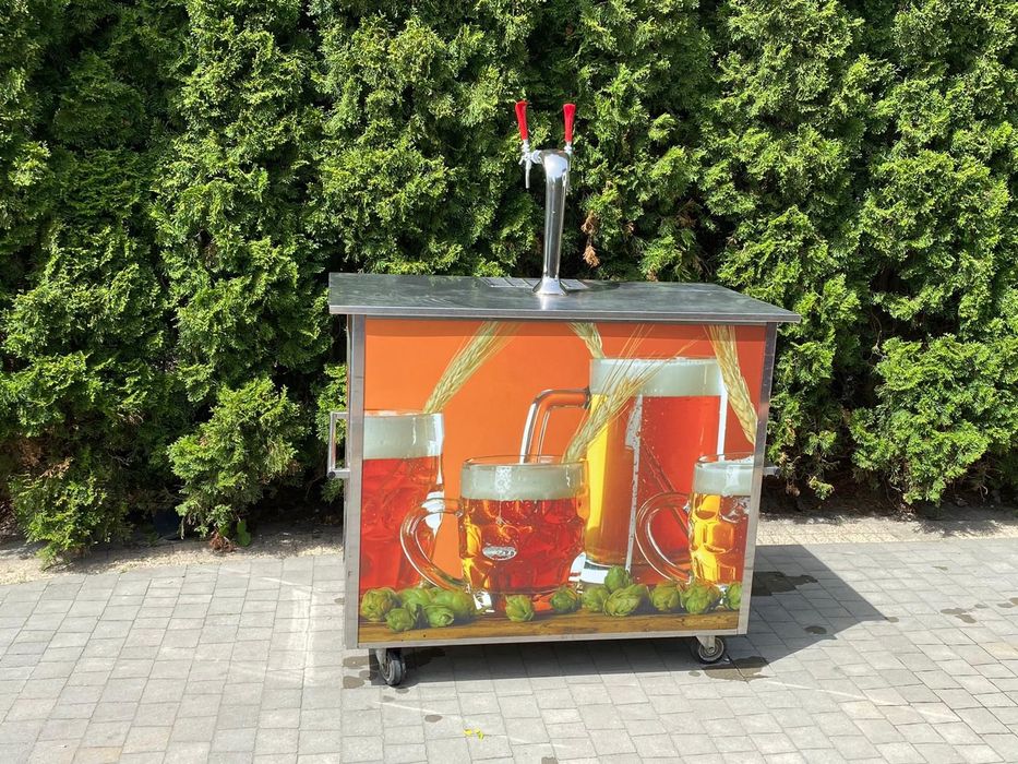 Zestaw biesiadny ,ławka,stół,parasol,zestaw imprezowy.nalewak do piwa