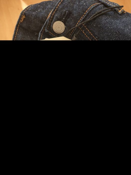 Granatowe spodnie dżinsowe Levi's
