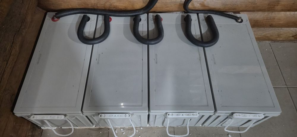 Гелевий акумулятор