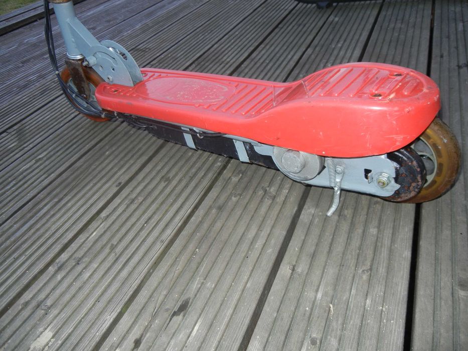 hulajnoga elektryczna starsza po remoncie 24V 90W nowe aku