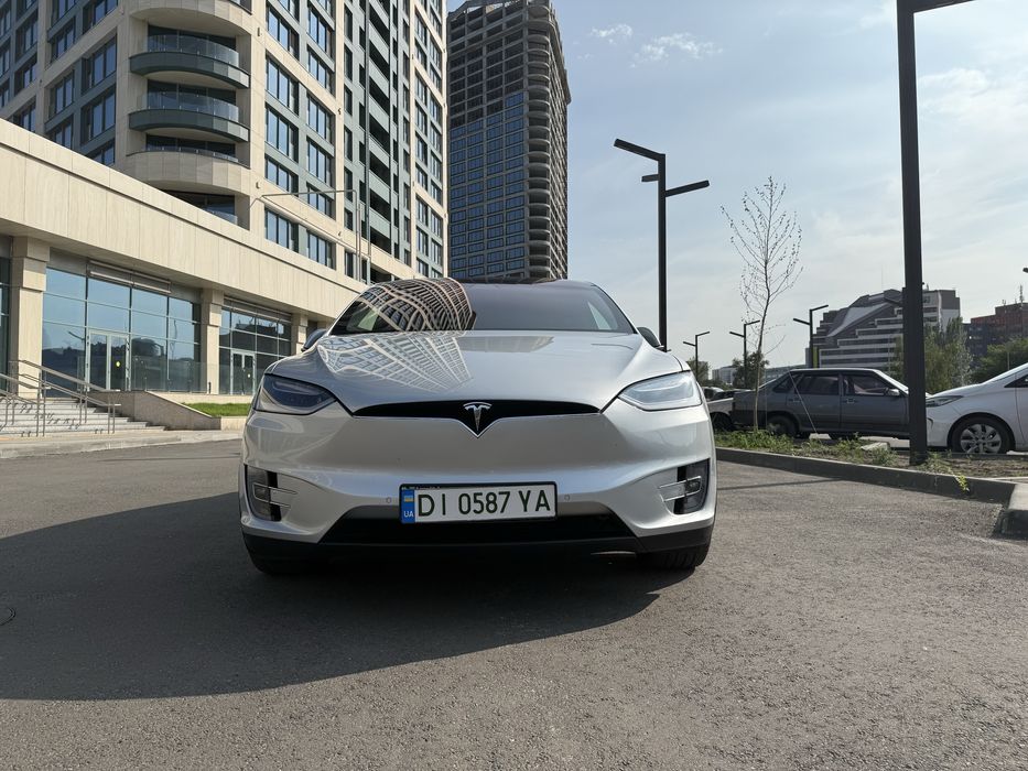 Продам Tesla X 100 D