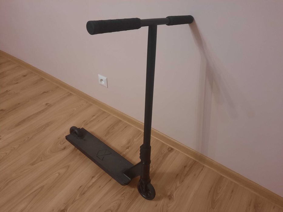 Hulajnoga Native Steam - czarna