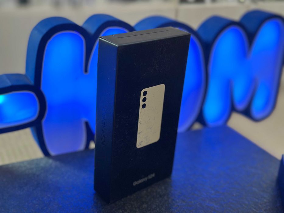 Samsung Galaxy S24 SM-S921 8/128GB Black / RATY