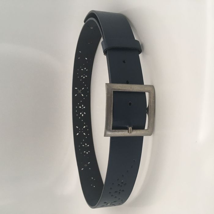 Cinto em ótimo estado (usado apenas uma vez)