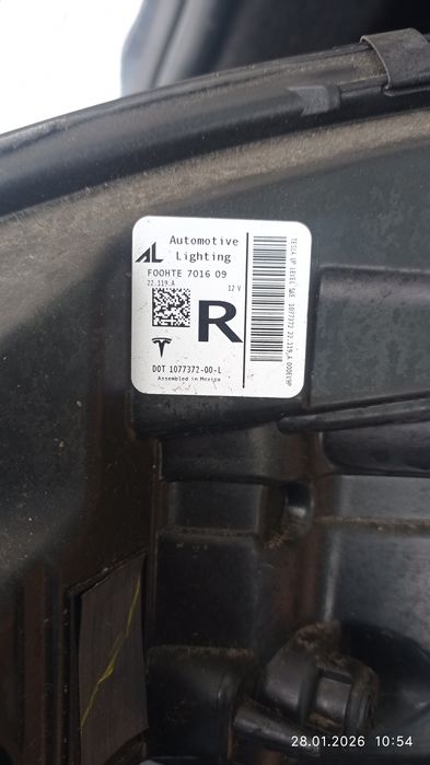 Фара автомобільна б/в TESLA  MODEL Y права