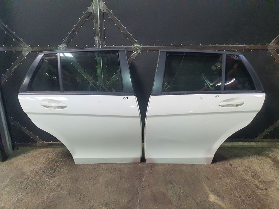 Задня права, ліва дверка Mercedes w204 c-class c220 c350 149 колір