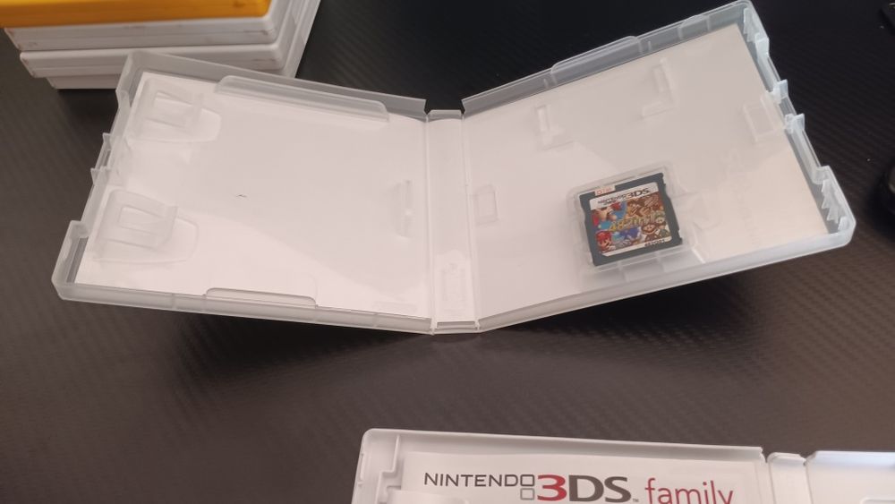 Jogos Nintendo 3ds + Um jogo da Amazon  que contém 482 jogos em 1 só cartão