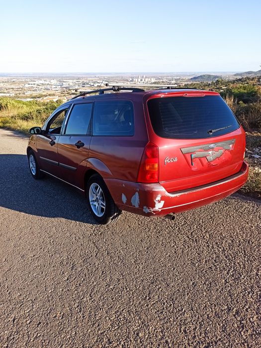 Ford Focus 1.4 Gasolina 5 lugares Ano: 2000 — photo 5