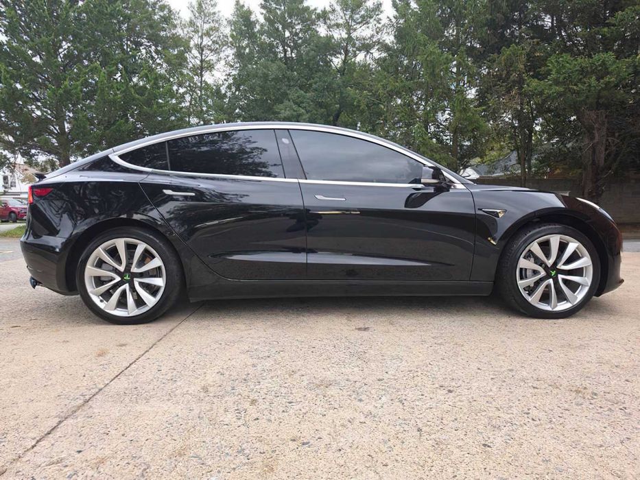 Tesla Model 3      2018