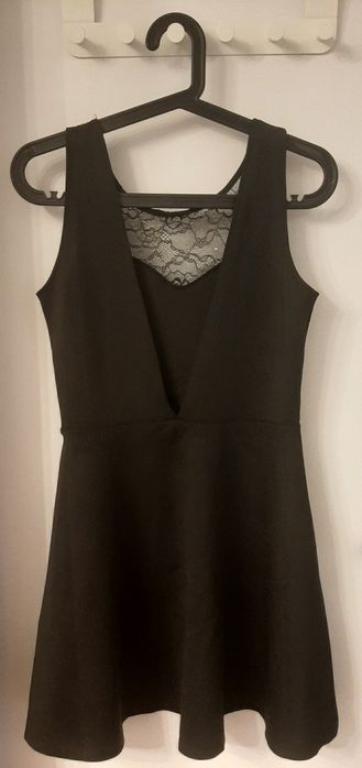 Czarna sukienka z koronką H&M Divided r. 40